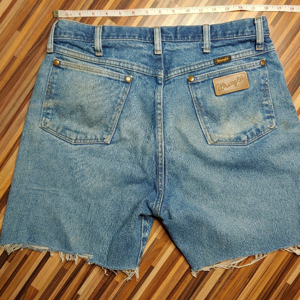 Vintage Wrangler Jean Cut Off Shorts 33 x 34 13MWZPW Western Cowgirl Rodeo